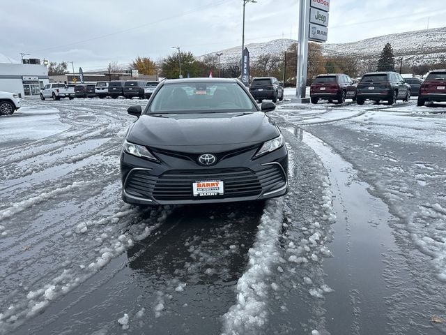 2023 Toyota Camry LE photo 10