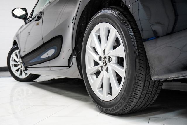2023 Toyota Camry LE photo 9