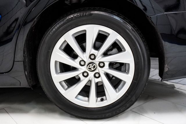2023 Toyota Camry LE photo 10