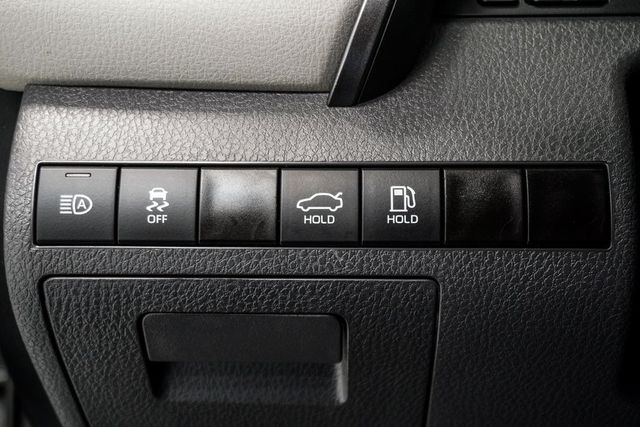 2023 Toyota Camry LE photo 29