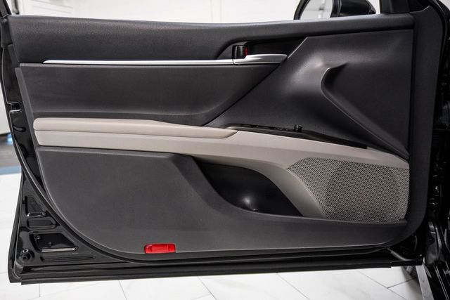 2023 Toyota Camry LE photo 30