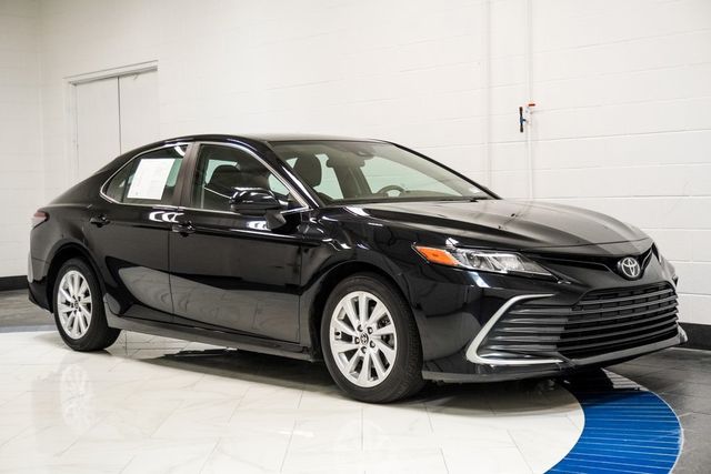 2023 Toyota Camry LE photo 4