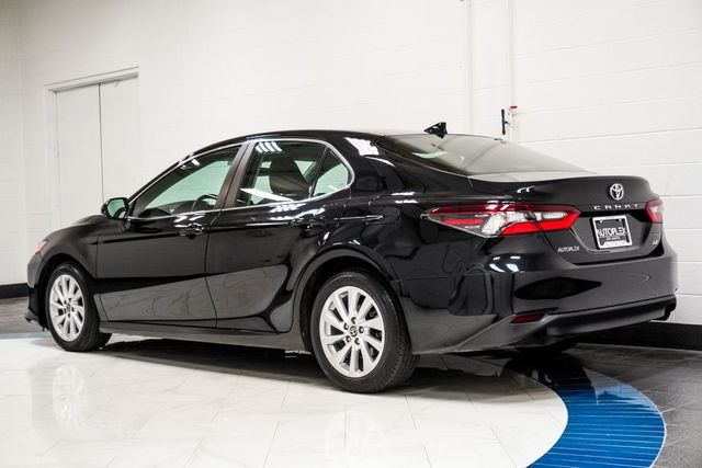 2023 Toyota Camry LE photo 6
