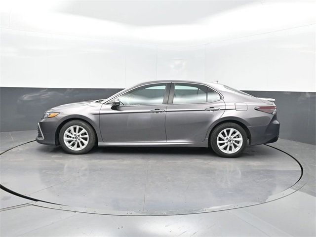 2023 Toyota Camry LE photo 2