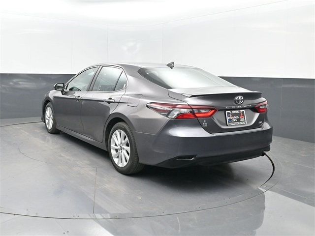 2023 Toyota Camry LE photo 3