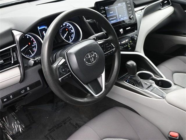 2023 Toyota Camry LE photo 4