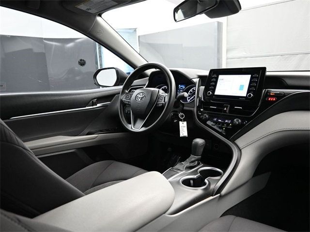 2023 Toyota Camry LE photo 17