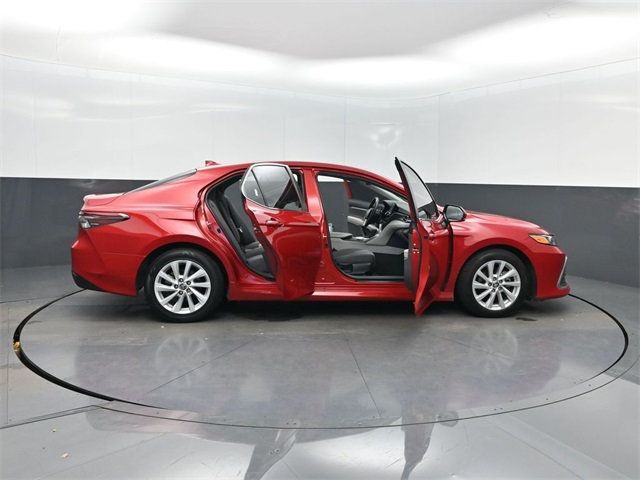 2023 Toyota Camry LE photo 34