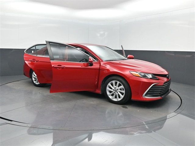 2023 Toyota Camry LE photo 35