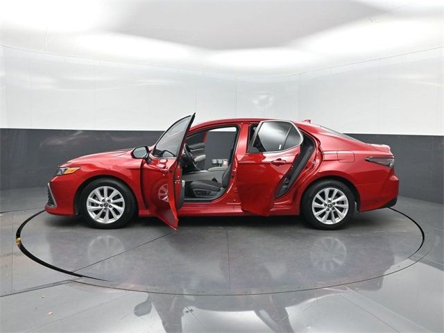 2023 Toyota Camry LE photo 36