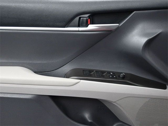 2023 Toyota Camry LE photo 8