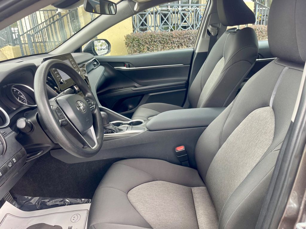 2023 Toyota Camry LE photo 7