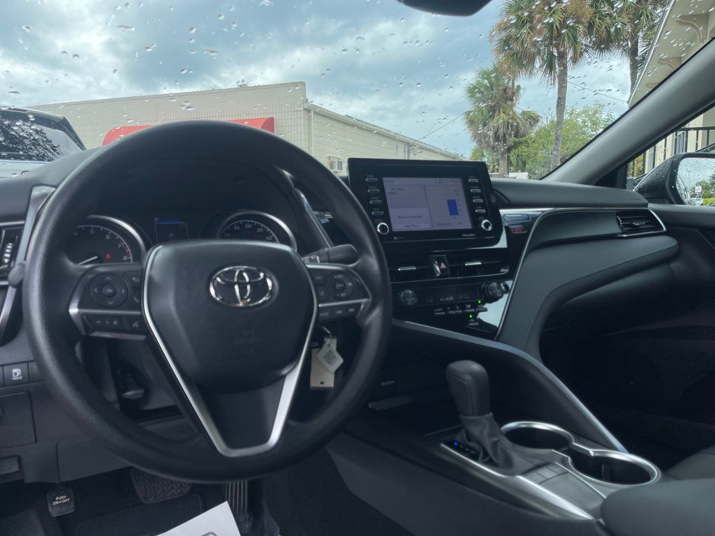 2023 Toyota Camry LE photo 9