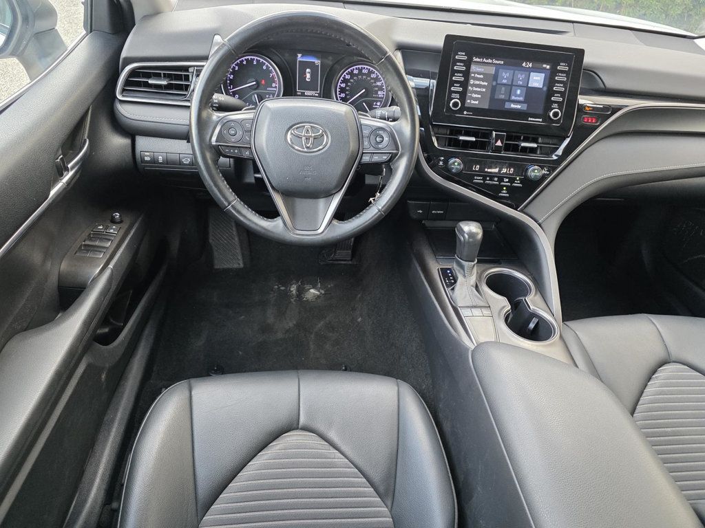 2023 Toyota Camry SE photo 10
