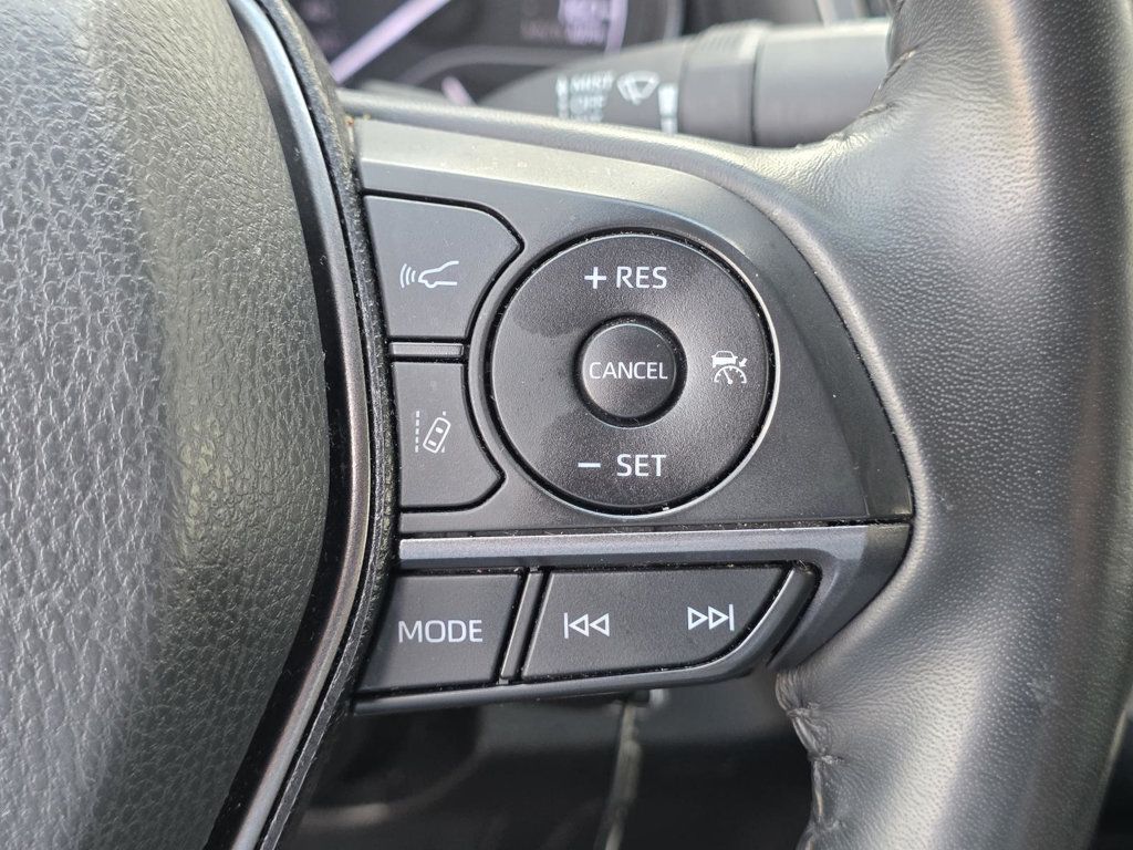 2023 Toyota Camry SE photo 21