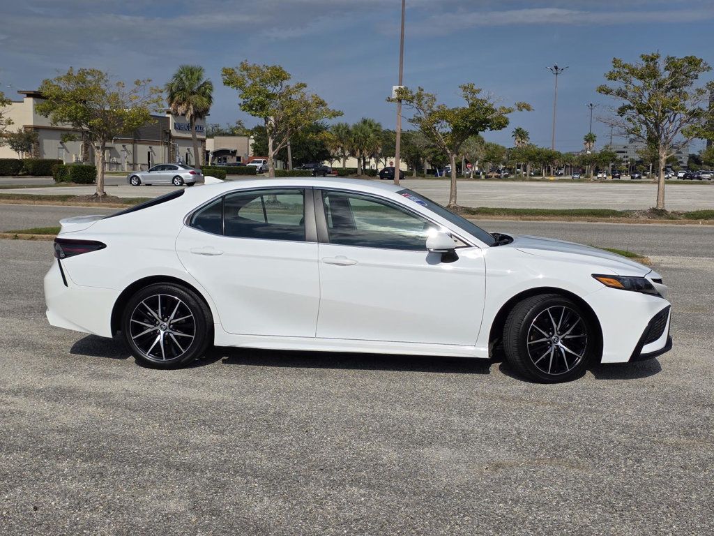2023 Toyota Camry SE photo 25