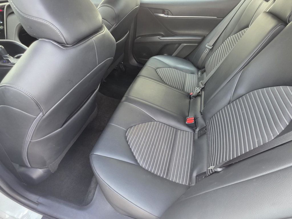 2023 Toyota Camry SE photo 8