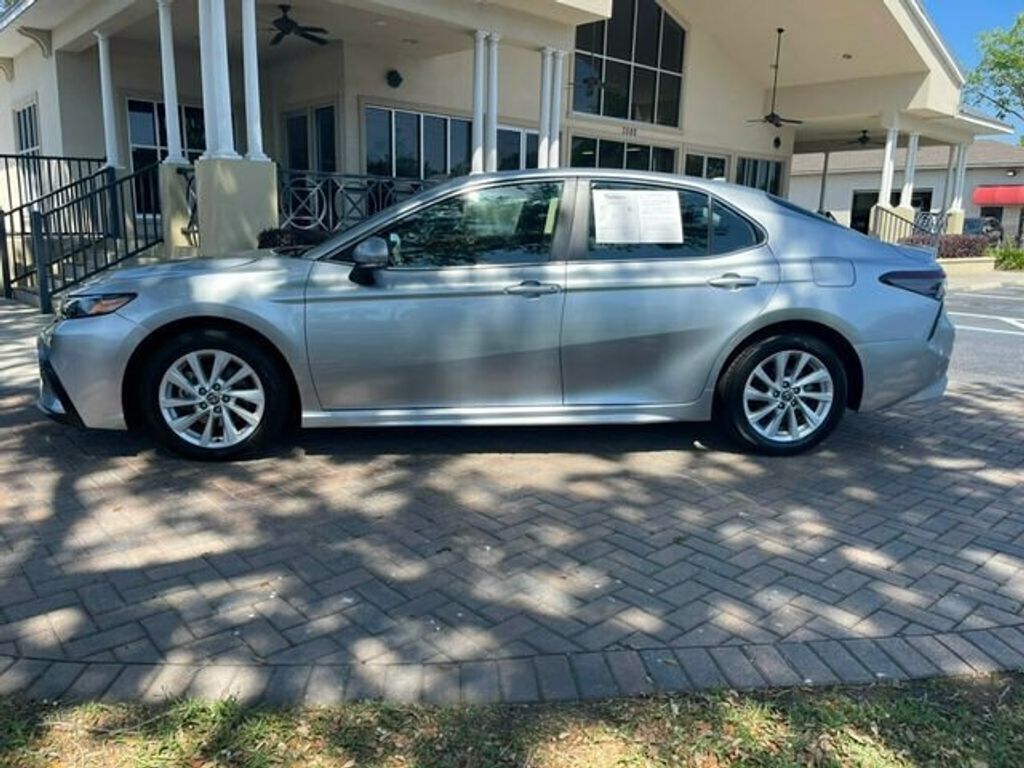 2023 Toyota Camry SE photo 2