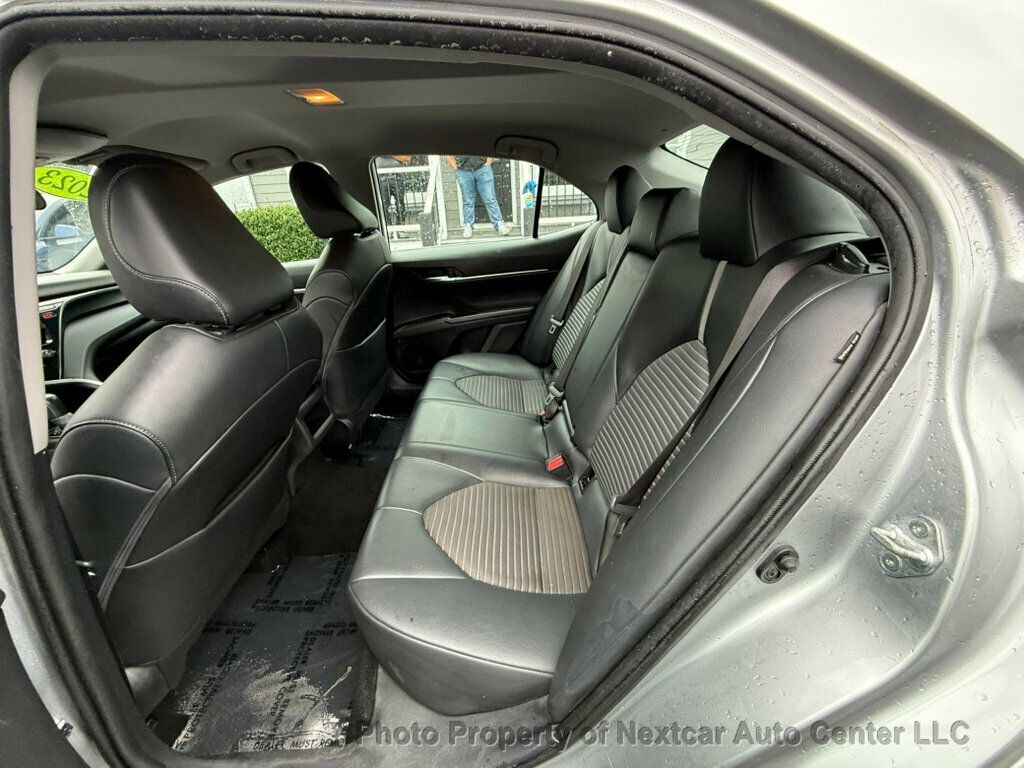 2023 Toyota Camry SE photo 14