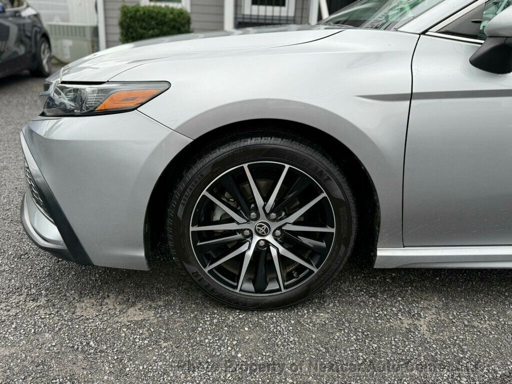 2023 Toyota Camry SE photo 9