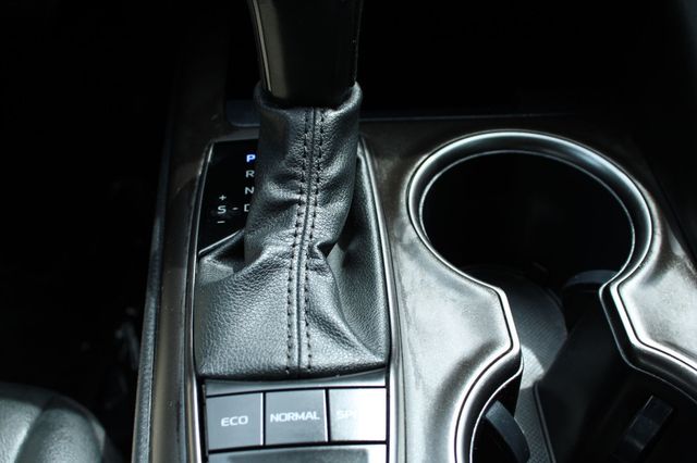 2023 Toyota Camry SE Automatic - 23069943 - 19