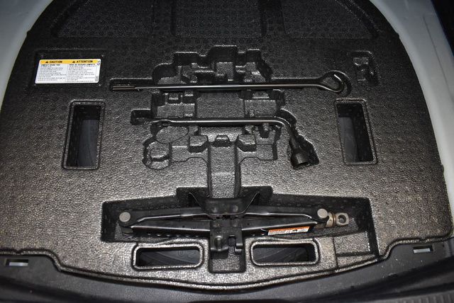 2023 Toyota Camry SE Automatic - 23013735 - 32