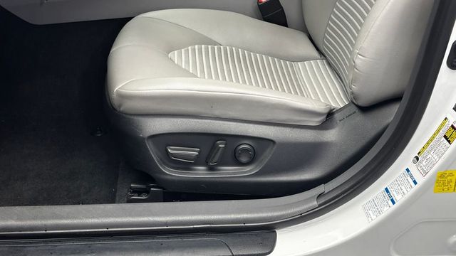 2023 Toyota Camry SE Automatic AWD - 23034751 - 11