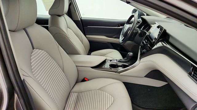 2023 Toyota Camry SE Automatic AWD w/ Cold Weather Pkg, Moonroof & Smart Key - 23041028 - 21