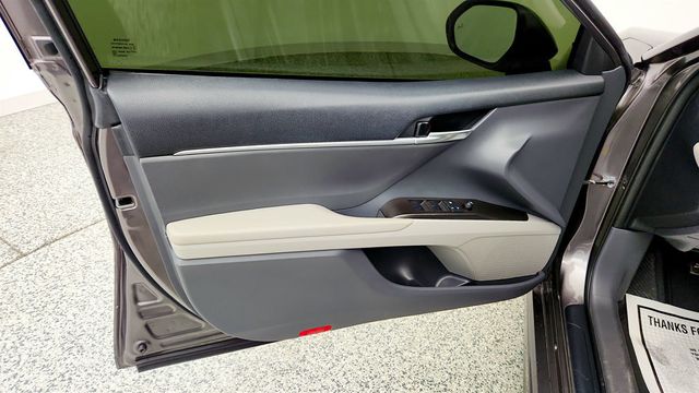 2023 Toyota Camry SE Automatic w/ Power Moonroof & Blind Spot Monitor - 23028041 - 10