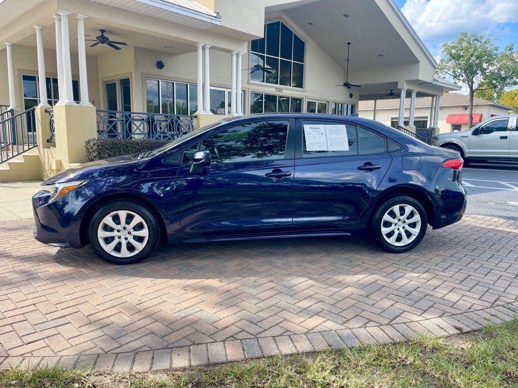 2023 Toyota Corolla Hybrid LE photo 2