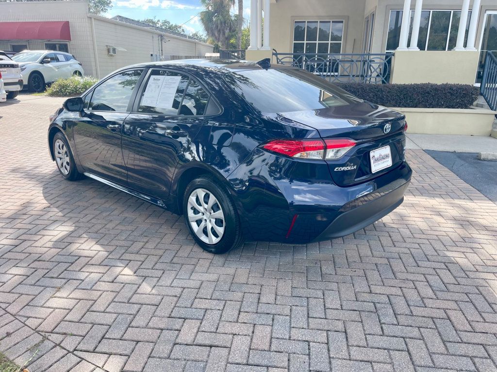 2023 Toyota Corolla Hybrid LE photo 3