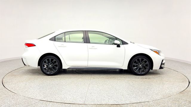 2023 Toyota Corolla Hybrid SE (50 combined mpg) - 22979678 - 3