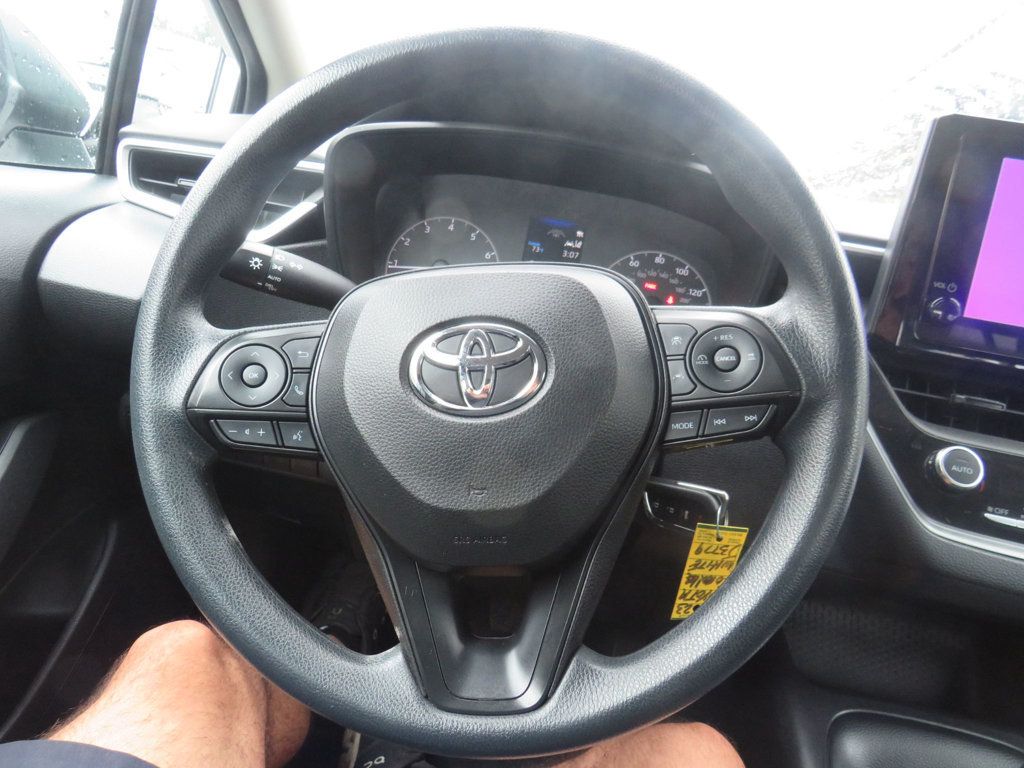 2023 Toyota Corolla LE photo 11