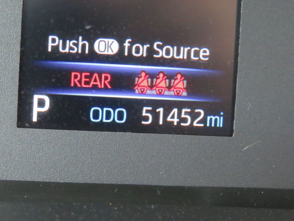 2023 Toyota Corolla LE photo 13