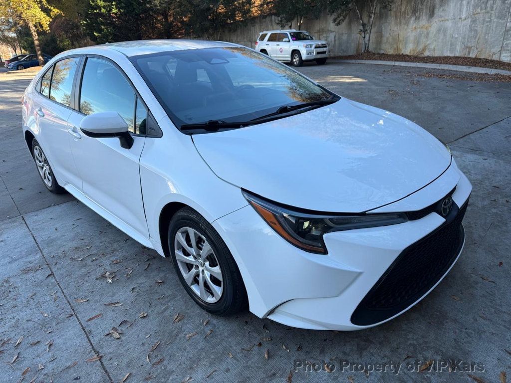 2023 Toyota Corolla LE photo 3