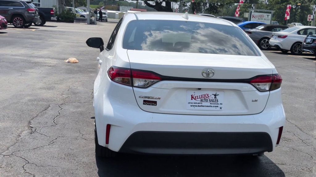 Toyota Corolla LE CVT photo 7