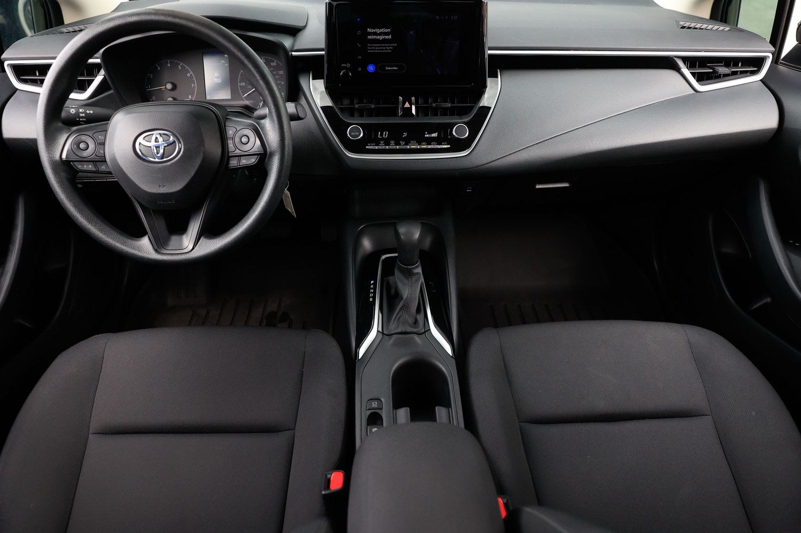 2023 Toyota Corolla LE photo 2