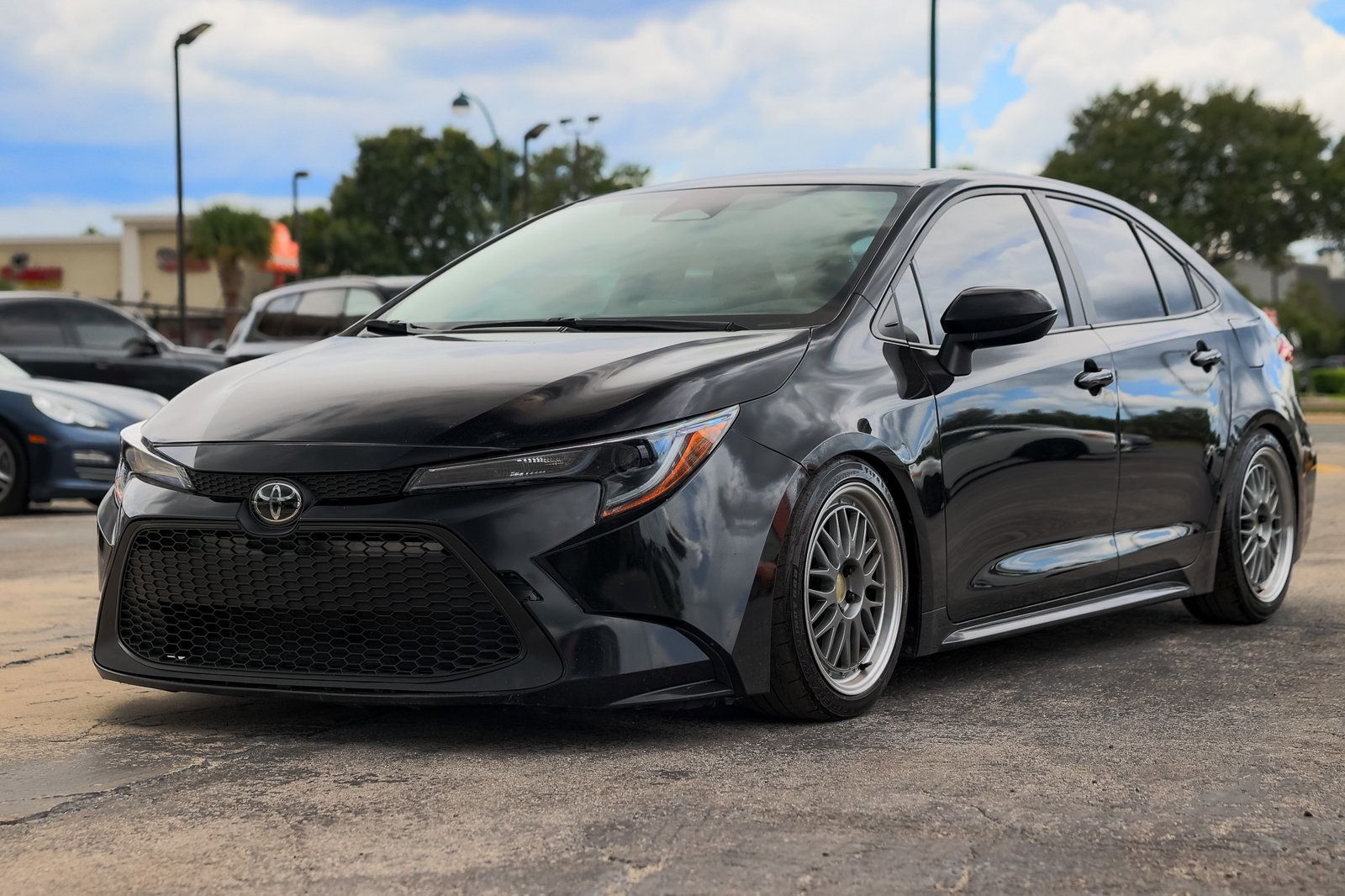 2023 Toyota Corolla LE photo 3