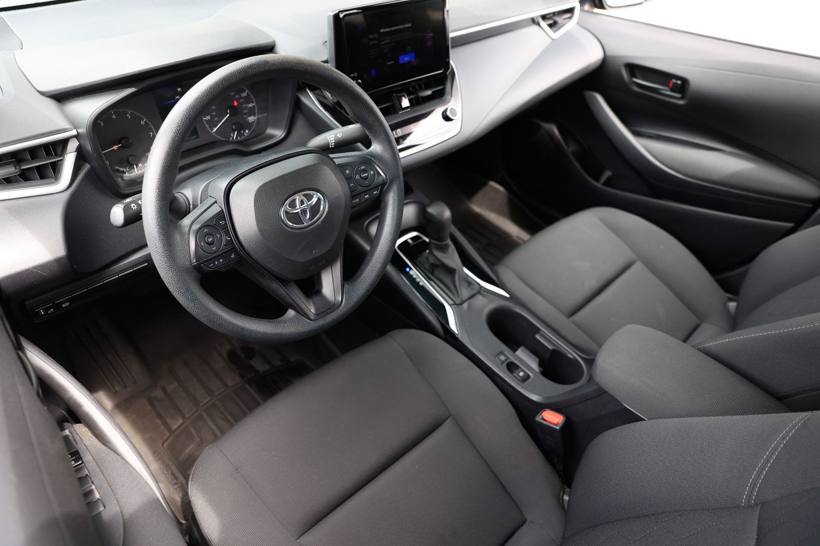 2023 Toyota Corolla LE photo 4