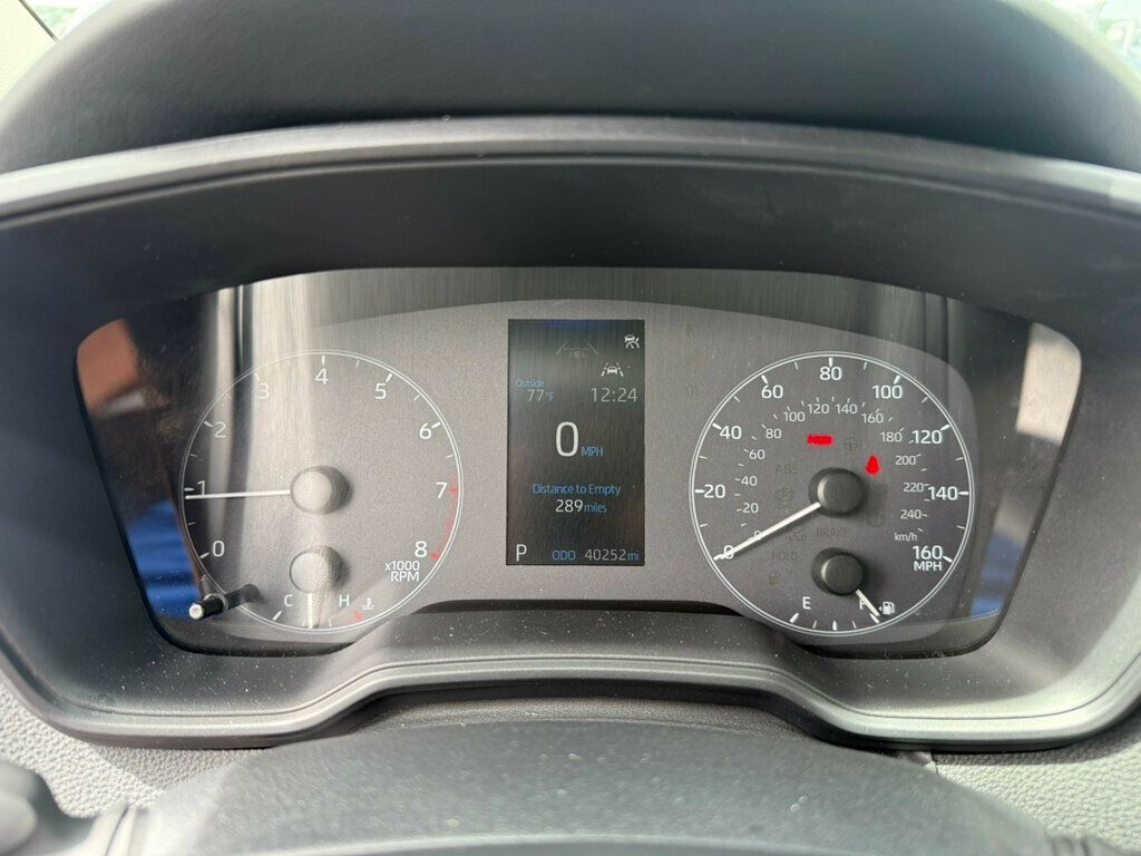 2023 Toyota Corolla LE photo 4