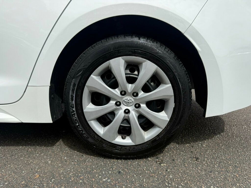 2023 Toyota Corolla LE photo 8