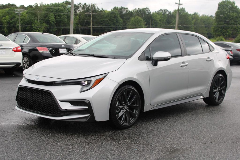2023 Toyota Corolla SE photo 3