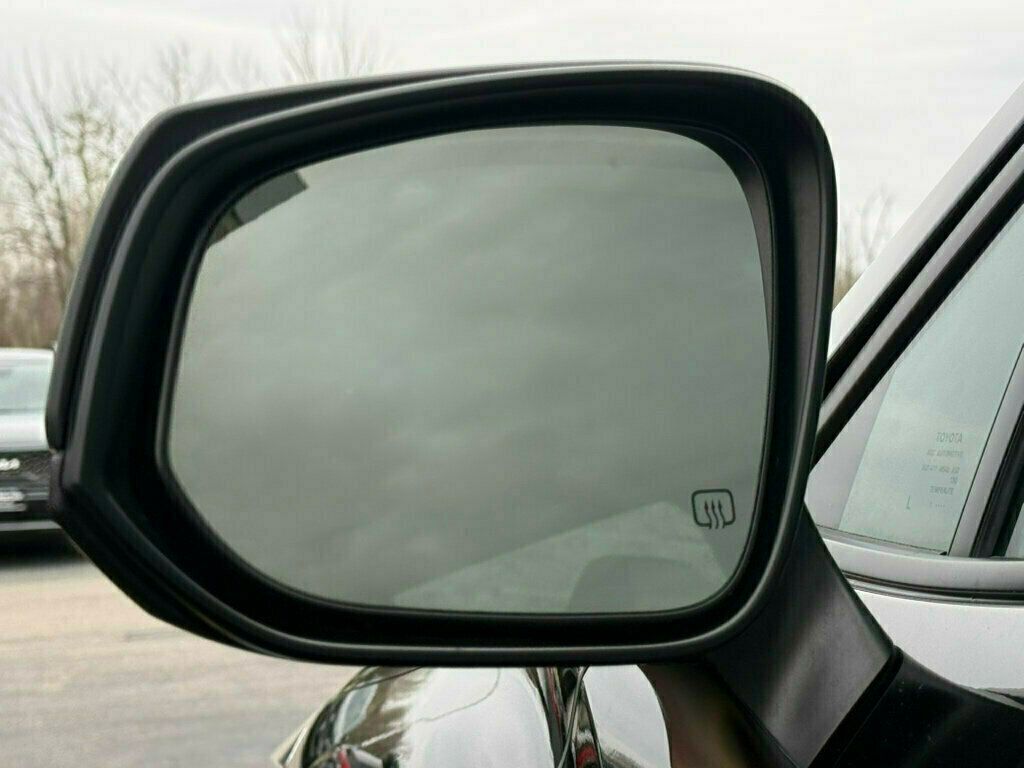 2023 Toyota Corolla Cross L 2WD - 23008184 - 32