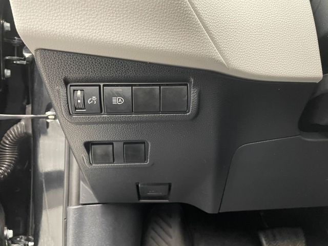 2023 Toyota Corolla Cross L 4WD - 23000046 - 18