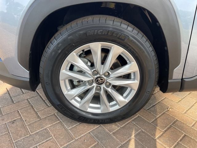 2023 Toyota Corolla Cross LE - 22950775 - 9