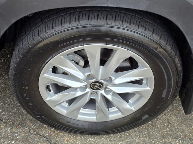 2023 Toyota Corolla Cross LE 2WD - 23051464 - 28