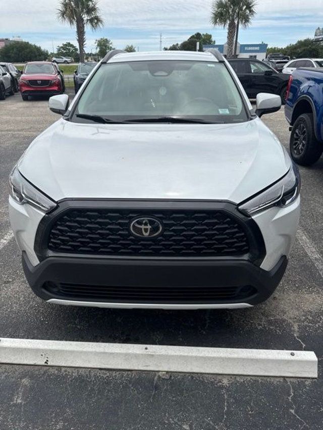 2023 Toyota Corolla Cross LE 2WD - 23025456 - 3