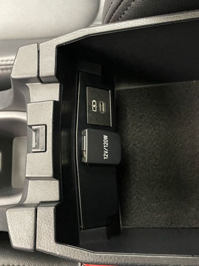 2023 Toyota Corolla Cross LE 4WD - 22965200 - 21