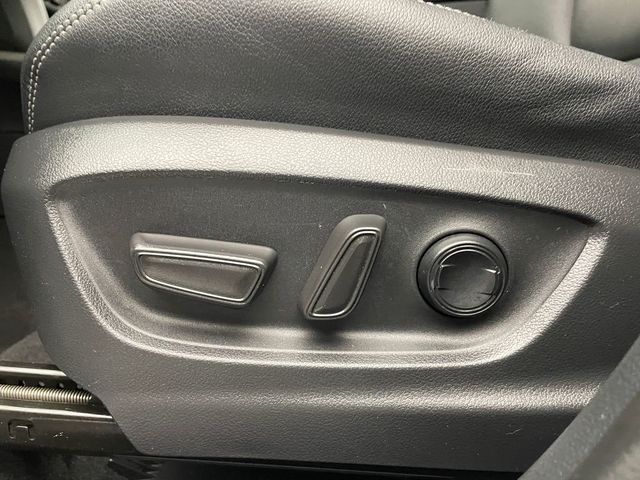 2023 Toyota Corolla Cross XLE 4WD - 22985159 - 13