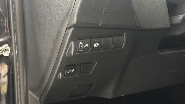 2023 Toyota Corolla Cross XLE 4WD - 23034753 - 14
